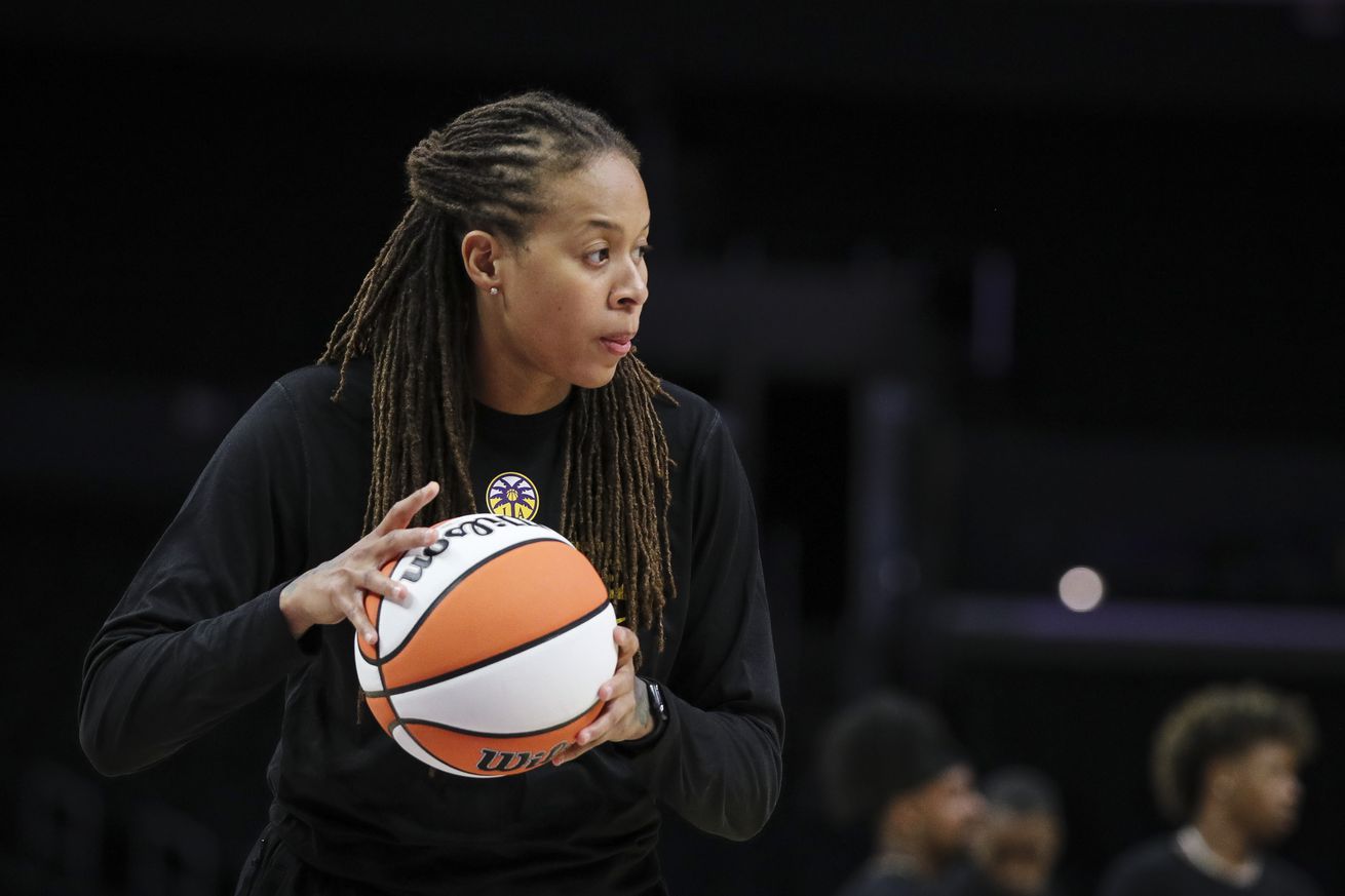 Minnesota Lynx v Los Angeles Sparks